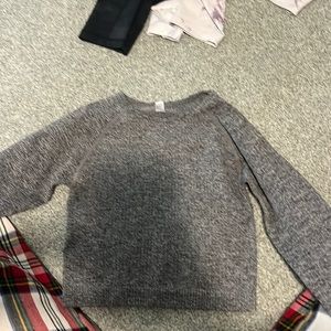 grey sports top, small